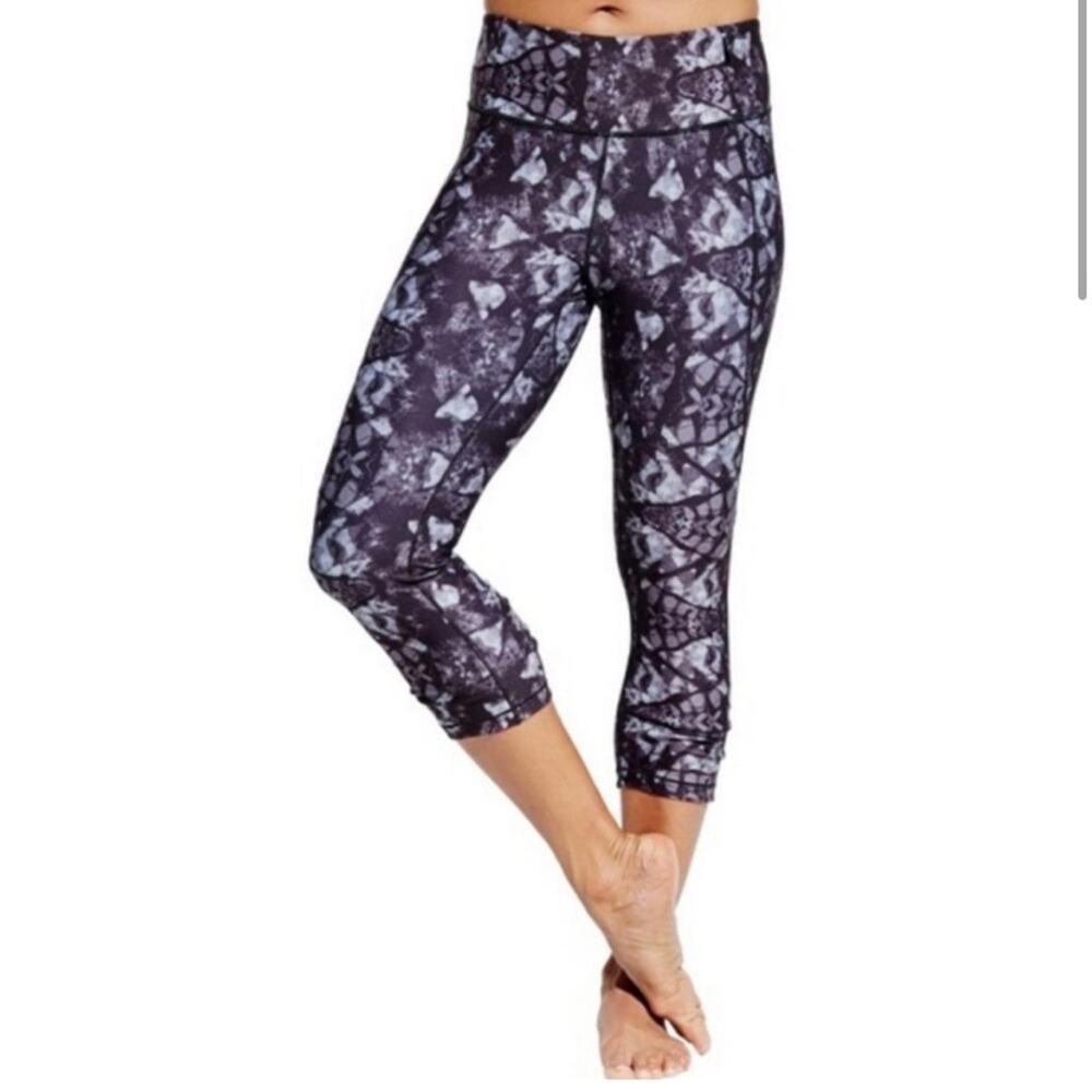 Calia Essential Panel Capris. - Picture 1 of 7